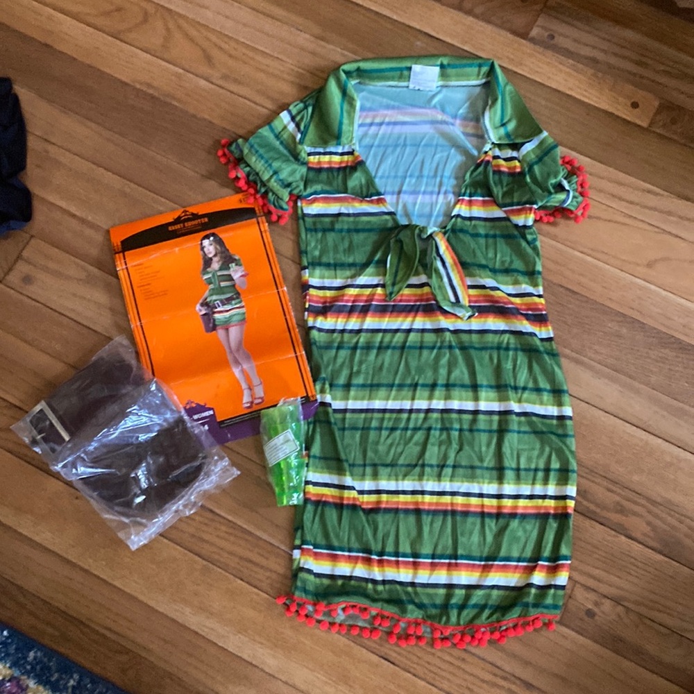 Adult size 12-14 Halloween costume. Sassy shooter